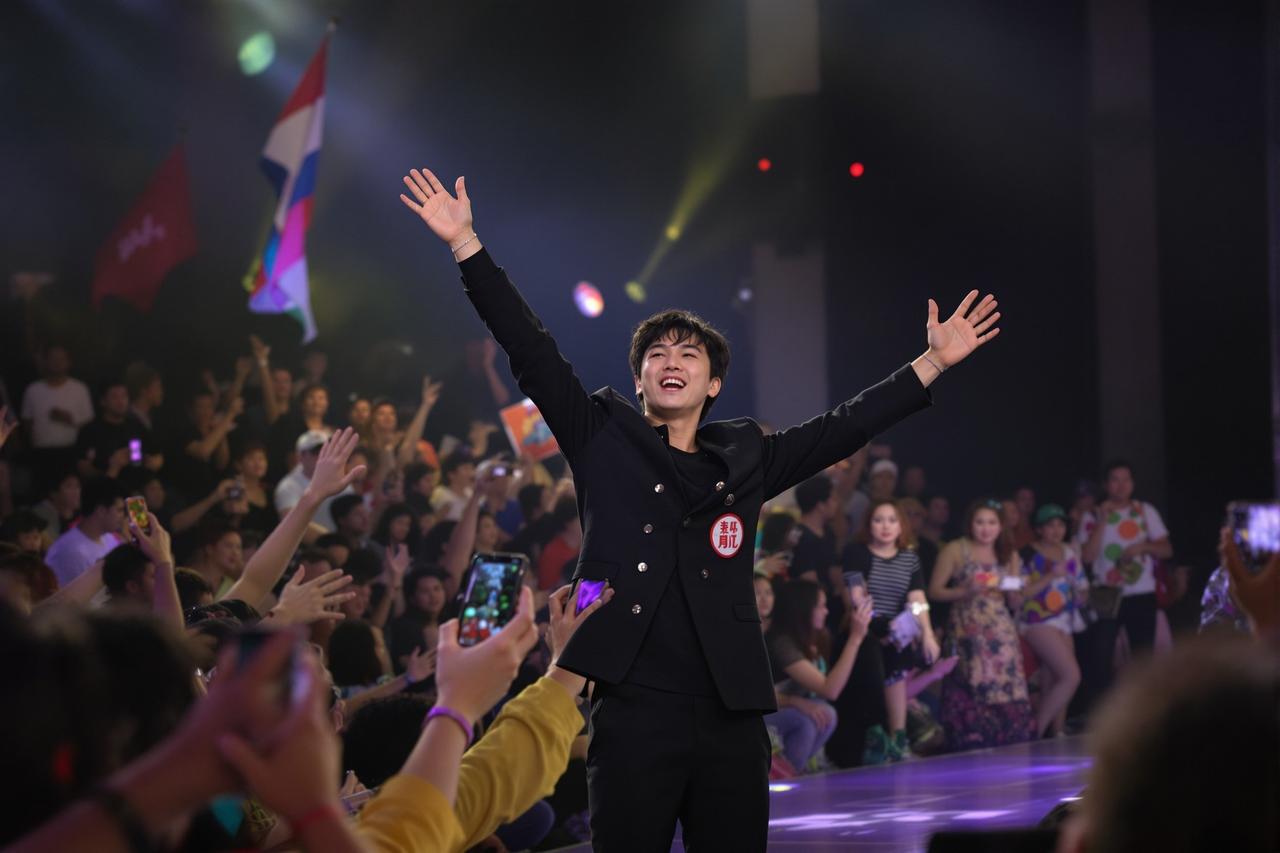 欧美午夜福利影迷见面会圆满举行，万名粉丝热情参与